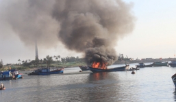 Tàu ngư dân Lý Sơn bất ngờ bốc cháy ở Hoàng Sa