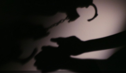 Cựu Phóng viên đi tù vì giao cấu với bé gái ngay trong thư phòng