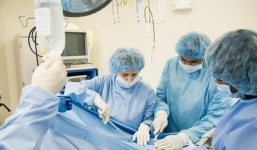 Bác sĩ để quên chiếc kéo phẫu thuật trong dạ dày bệnh nhân suốt 9 năm