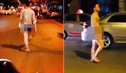 Nam thanh niên mặc sịp tím nghênh ngang đi dạo giữa phố Hà Nội