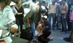 Uất ức vì bị dàn cảnh đánh ghen để trấn lột giữa đường