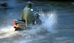 Thời tiết ngày 13/6: Vùng áp thấp mạnh lên, Hà Nội mưa dông