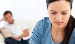 Sững người khi lén nghe được cuộc điện thoại của vợ