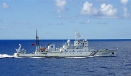 Tàu Trung Quốc trang bị bệ phóng tên lửa áp sát tàu Cảnh sát biển