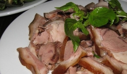 Ngộ độc bả chó Trung Quốc khi ăn thịt chó?