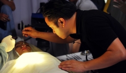 Bí mật cảnh quay sửa mũi rùng rợn của Trang Nhung