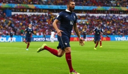 Pháp thắng 3-0, Benzema tái lập kỳ tích của Zidane