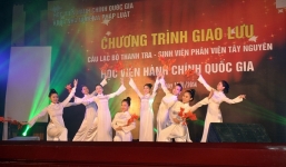 Hàng trăm sinh viên Học Viện Hành Chính cùng gửi thông điệp hướng về biển Đông