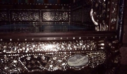 Giường ‘công chúa’, gối gỗ sưa của đại gia Kinh Bắc