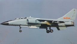 Máy bay cánh bằng Trung Quốc lượn nhiều vòng quanh giàn khoan