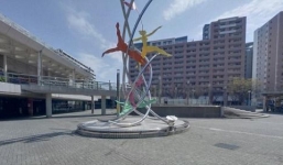 Mẹ quẫn trí ném 3 con từ tầng 14 rồi tự tử