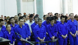 Tổ chức đánh bạc khủng, mẹ vợ Khánh trắng lĩnh án