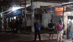 Chém người không được, côn đồ đập nát quán cà phê