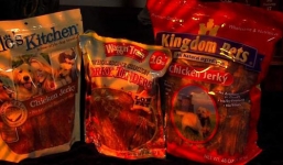 Hơn 1000 con chó chết bí ẩn sau khi ăn đồ TQ