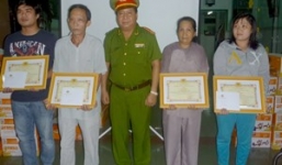 4 phụ nữ tay không mưu trí bắt kẻ trộm xe máy SH