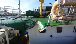 Tàu Trung Quốc lại đâm tàu Kiểm ngư Việt Nam