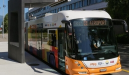 Kinh ngạc với xe bus chạy điện chỉ cần sạc 15 giây