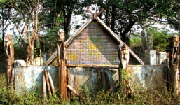 Chuyện 'báo oán' rùng rợn của những người đào bới nhà mồ trộm cổ vật