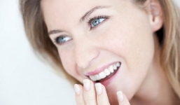 Mẹo nhỏ đánh bay mùi hôi miệng do tỏi nhanh chóng