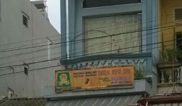 Nữ Giám đốc bị đối tác dùng búa đinh đập vào đầu đòi tiền mua chức