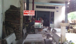 Phát hiện con gái gửi ảnh nude cho trai lạ trước khi bỏ đi