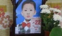 Bà ngoại suy sụp khi cháu trai bị chính con gái sát hại