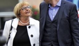 Nữ tham quan khát tình giao cấu với học sinh