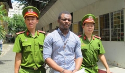 Ham trai Tây, hàng loạt quý bà Sài Gòn sập bẫy