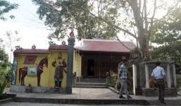 Cổ vật bị đánh cắp tự quay lại đền thiêng