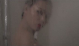 Sau Ngọc Trinh, Diệu Huyền đốn tim fan bằng clip gợi cảm