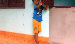 Hủ tục chôn sống con theo mẹ đã chết