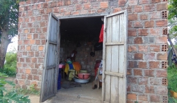 Nỗi uất nghẹn của người vợ bị 5 tên cướp thay nhau hãm hiếp