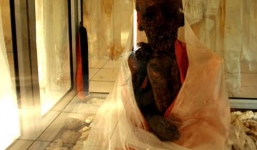 Bí ẩn xác chết 600 năm trong tư thế ngồi bó gối