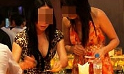 Xin làm tiếp tân, bị đề nghị khỏa thân cho xem... 3 vòng