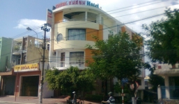 Bắt chuồn chuồn, thanh niên 38 tuổi bị ngã lệch cột sống