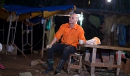 Mê cá độ, Phan Đinh Tùng 'tán gia bại sản'