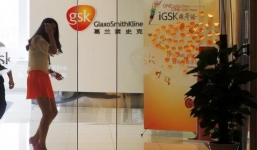 Clip sex 'châm dầu vào lửa' bê bối của đại gia dược phẩm TQ