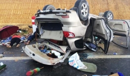 Nóng từ địa phương ngày 1/7: Vĩnh Phúc - Ô tô lật trên đường cao tốc mới, người văng ra khỏi xe