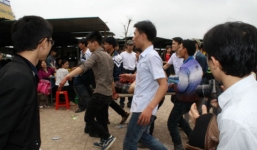 Bạn gái bị trêu chọc, nam sinh giết người trong ngày khai hội chùa Hương Tích