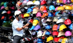 Đội mũ bảo hiểm giả: Chỉ nên nhắc nhở