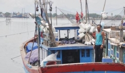 Người đàn ông 50 năm nhặt xác giữa biển khơi 