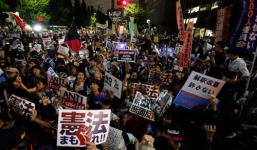 Người Nhật rầm rộ biểu tình phản đối chính sách phòng thủ tập thể