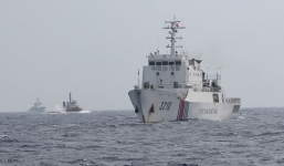 Trung Quốc huy động 120 tàu 'hộ tống' giàn khoan