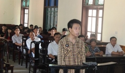 Xô xát, nam thanh niên đâm hai người thương vong