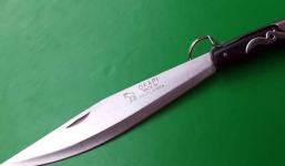 Gã trai ác ôn dùng dao rạch vùng kín của bé gái 4 tuổi để hãm hiếp