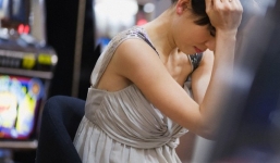 Chồng hồn nhiên thú nhận lúc nào cũng thèm 'cảm giác lạ'