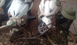 Cụ ông 84 tuổi đạp xe 220km để... bảo hành điện thoại 200 nghìn