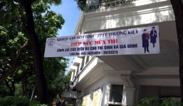 Khách sạn xịn ồ ạt giảm giá 'săn' sĩ tử VIP