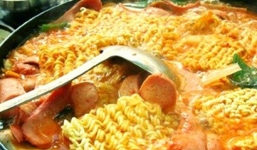 Mẹo nấu mỳ tôm để hạn chế tối đa tác hại nguy hiểm với sức khoẻ