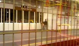 Truy bắt đôi nam nữ ngang nhiên “mây mưa” trên sân ga